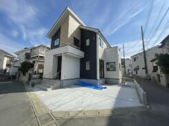 モダンなデザインに包まれた、心地よい邸宅。