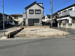 東角地　日当たり良好　閑静な住宅地　建築条件なし