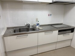 使い勝手の良い機能的なキッチン空間