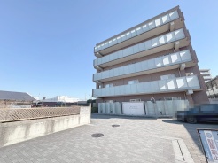 洗練された佇まいが、上質な暮らしを予感させます。