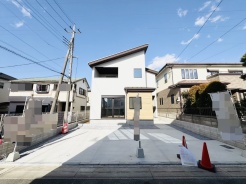 草加駅まで徒歩13分。この距離だと、運動不足も少し解消されるかも。
