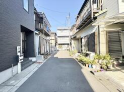 日差しが心地よい、穏やかな日々が送れそうな街並み