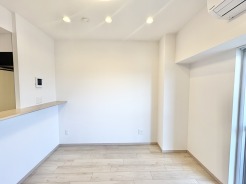 清々しい白が空間に広がり、穏やかな時が流れる場所。