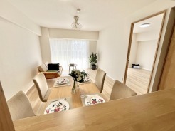 穏やかな色彩が調和する、心満ちる暮らしの空間。