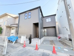 モダンな外観と落ち着きのある佇まいが、住まいの品格を漂わせます。