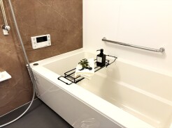 清潔感あふれる空間で、心身を癒すひとときを