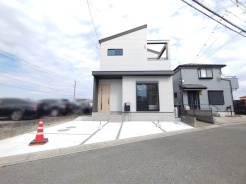 シンプルながらも洗練された、心地よい暮らしが始まる住まい