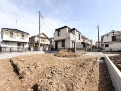 新しい暮らしの始まりを感じさせる、整然とした街並みが広がります。