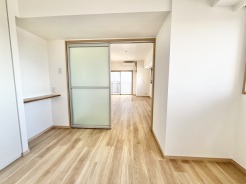 広がりを感じさせる明るい空間で、心地よい暮らしが始まります。