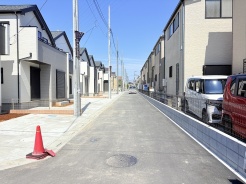 ゆとりある幅員4.5mの前面道路