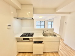 清潔感あふれる白で統一された、心地よい空間