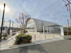 緑と調和し、心安らぐ心地よい空間が広がります