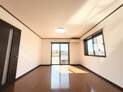 ご家族みんながゆったりくつろげる広々リビング。
