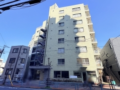 梅島駅徒歩7分、ペットと暮らせるマンションです。