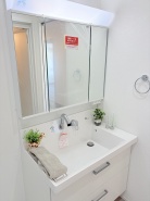 洗面台も新規交換済みです。