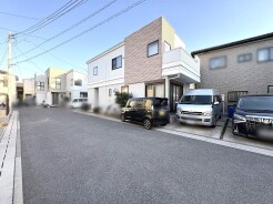 いつでもご案内いたします。築浅、天井が高く開放感を感じる中古戸建が販売中です。お気軽にお問い合わせくださいませ。