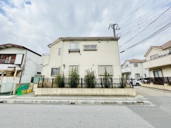 角地につき日当たり良好です。