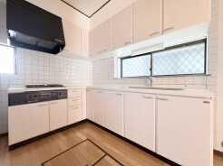 清潔感あふれる空間で、毎日のお料理が楽しくなりそうです