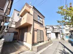 穏やかな日差しが注ぐ、心地よい空間が広がります。