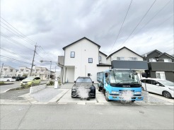 整然とした街並みに佇む、心地よい住まい。
