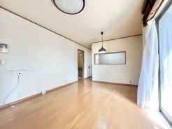 広々とした空間に、柔らかな光が満ちる心地よい暮らし。