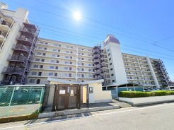 春日部駅まで徒歩１７分。この距離だと、運動不足も少し解消されるかも。
