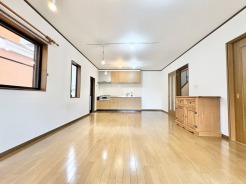 木漏れ日が心地よい、温もりあふれる空間