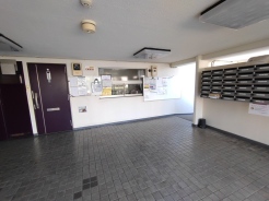 整然とした空間が、確かな安心感と広がりを感じさせます。