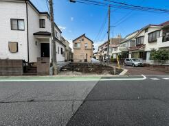 心地よい風が通り抜ける、穏やかな街並みに佇む邸宅