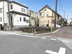 新しい暮らしが始まる、整然とした街並みに広がる土地