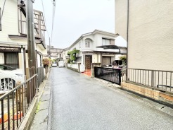 静けさが心地よい、穏やかな街並みに佇む住まい