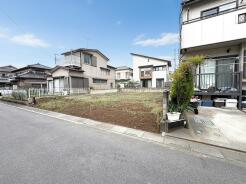 整然と区画された土地に、自分らしい暮らしを育む。