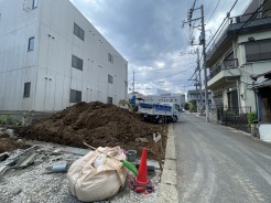 幅員こそやや狭くても、その分交通量が少なくて安心。
