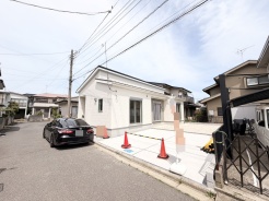 日々の暮らしに彩りを添える、心地よい空間が広がっています。