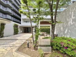 綺麗なエントランスです。