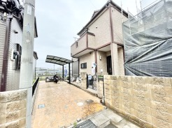 建物の落ち着いた雰囲気に、確かな安心感が漂います。