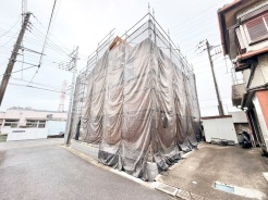 新しい暮らしに向けて、丁寧に着実な準備が進められている佇まいです。