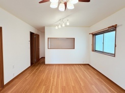 内装のリフォームを実施して綺麗に生まれ変わったLDKです