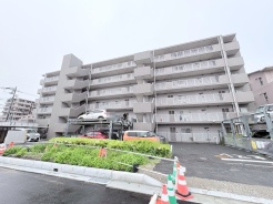 洗練されたデザインが、落ち着いた暮らしを演出します。