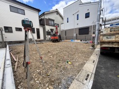理想の暮らしをゼロから描き出すための、可能性を秘めた広々とした敷地環境です。