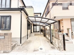 住まう方の日常を穏やかに包み込み、日々の暮らしに静かな安心感をもたらす落ち着いた佇まい。