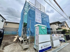 当分譲地はこちらの一棟のみの現場となります。ご覧になれますので、お気軽にお問い合わせください。
