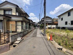 空が広がる穏やかな住宅街の風景が、日々の暮らしに静かな安らぎをもたらしてくれます。