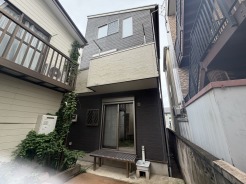 奥まった立地ながら、その分通行人等の目にも触れにくい建物配置。
