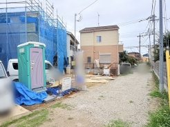 草加市苗塚町