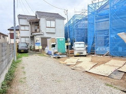 草加市苗塚町