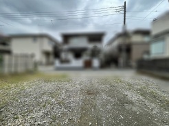 空が大きく広がる心地よい開放感に包まれ穏やかな時間が流れる敷地です。