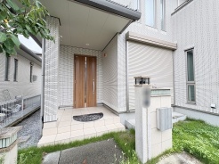 洗練された佇まいが日々の暮らしに心地よいくつろぎと上質な時間を届けてくれます