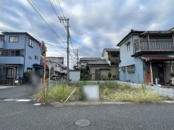 穏やかな空気が流れる閑静な住宅街に佇む落ち着いた雰囲気の敷地です