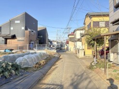 前面道路を含む現地写真
